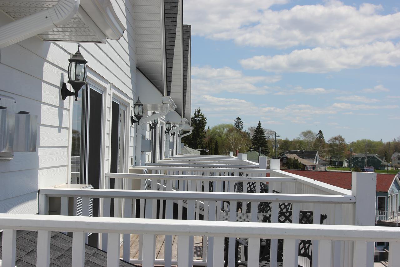 Sportsman'S Inn Resort & Marina Killarney Exterior photo