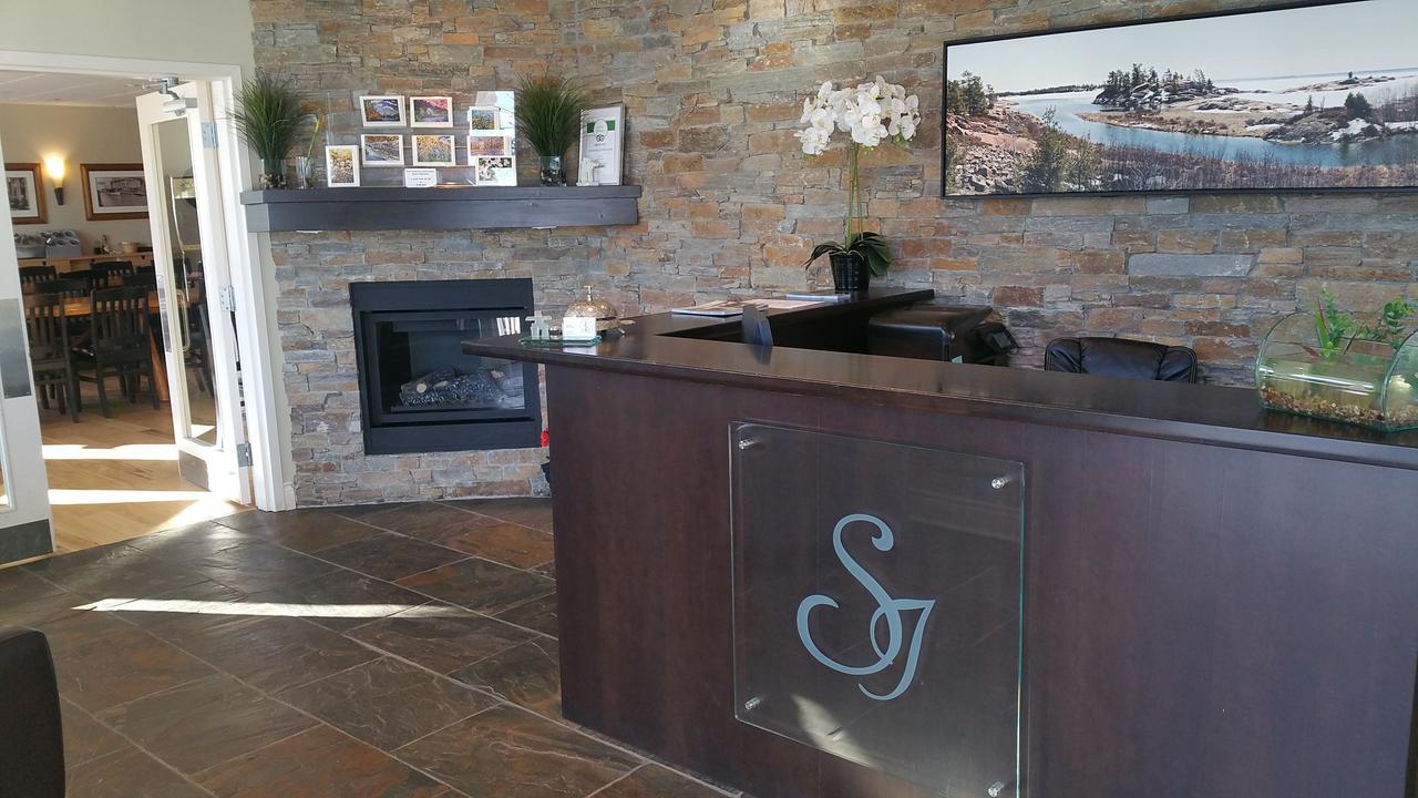 Sportsman'S Inn Resort & Marina Killarney Exterior photo